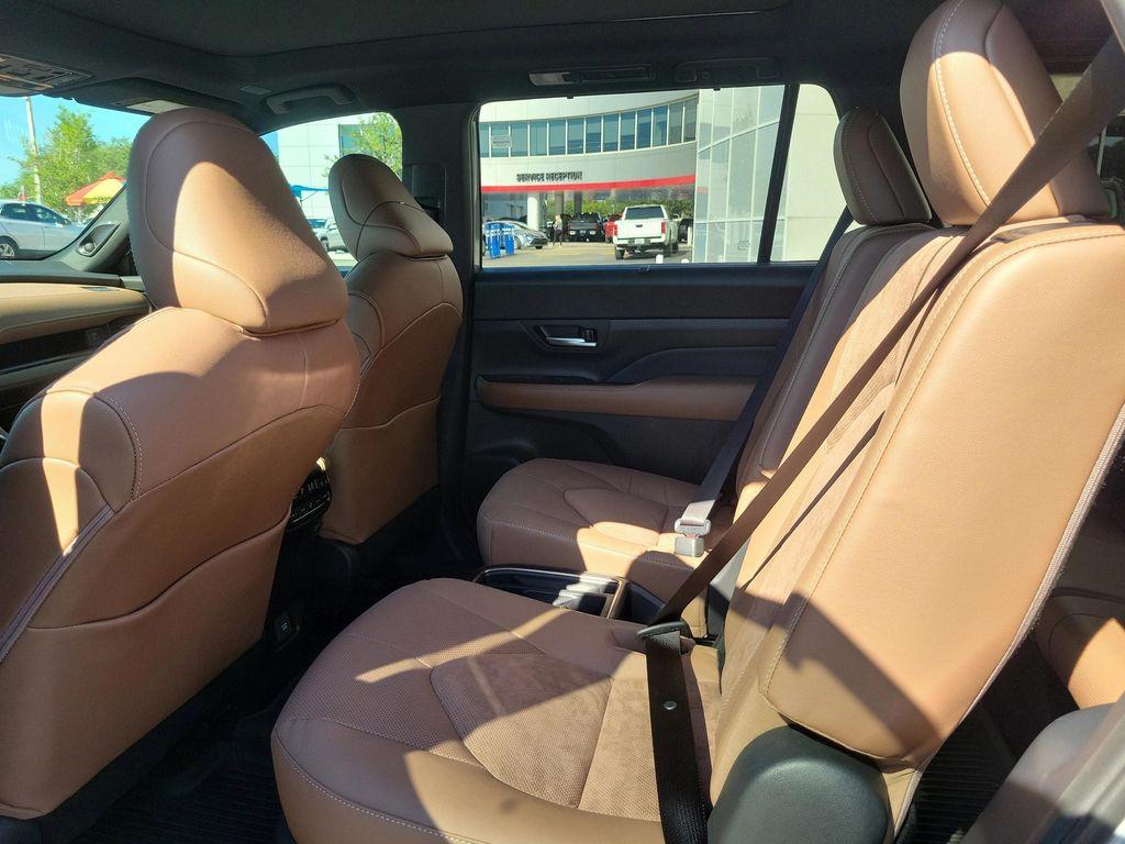 new 2025 Toyota Grand Highlander Hybrid car, priced at $64,228