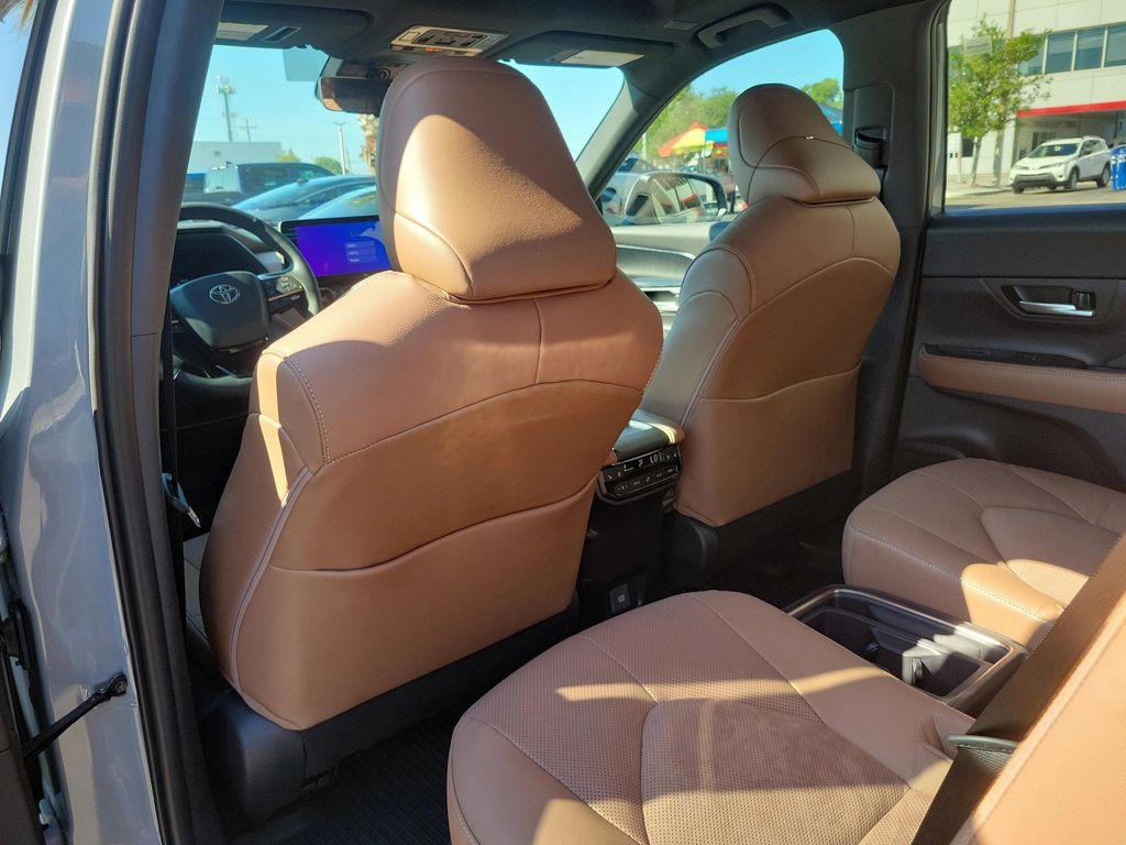 new 2025 Toyota Grand Highlander Hybrid car, priced at $64,228