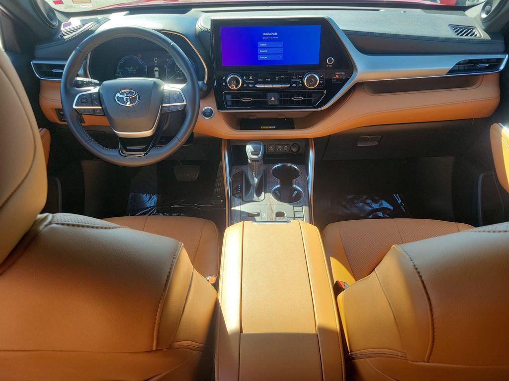 used 2025 Toyota Highlander Hybrid car, priced at $53,017