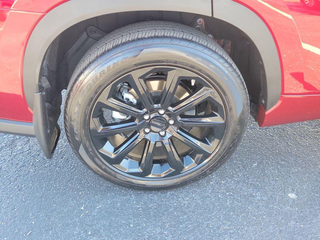 used 2025 Toyota Highlander Hybrid car, priced at $53,017