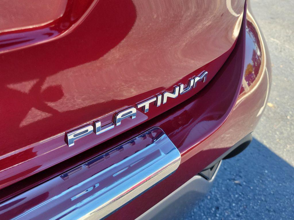 used 2025 Toyota Highlander Hybrid car, priced at $53,017