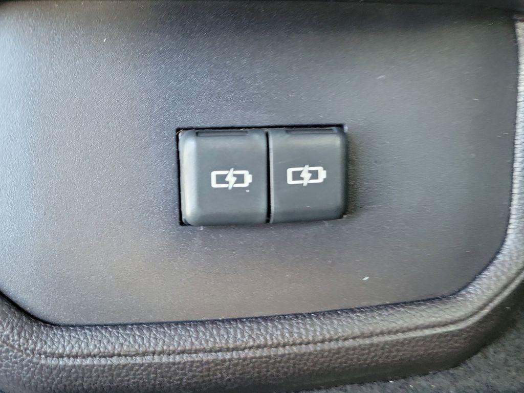 used 2022 Toyota Highlander car, priced at $31,539