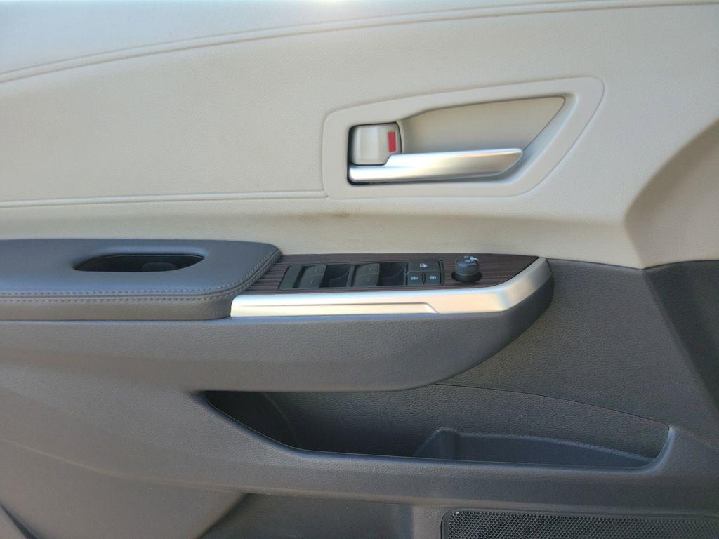 used 2024 Toyota Sienna car, priced at $31,958