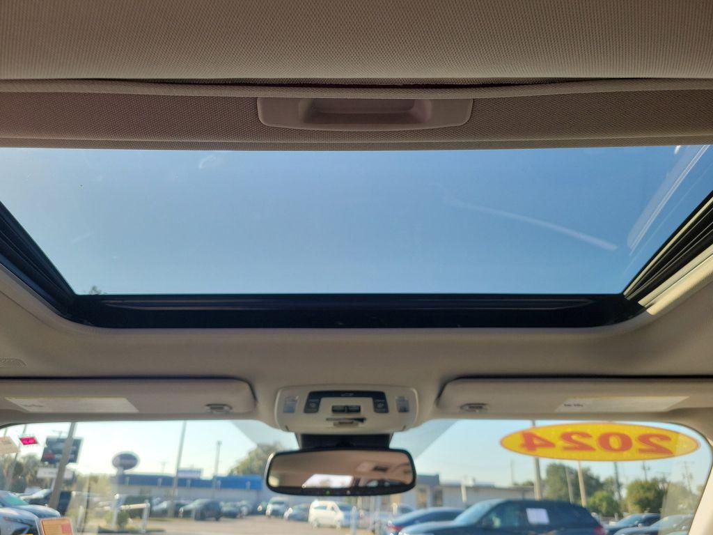 used 2024 Toyota Sienna car, priced at $31,958