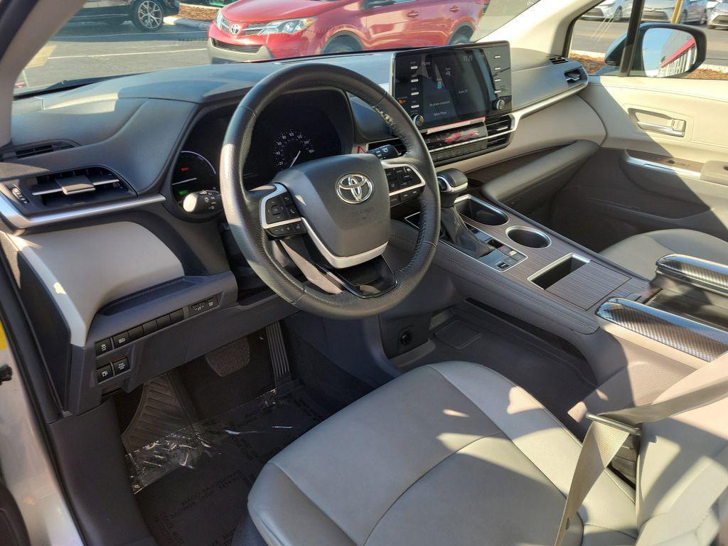 used 2024 Toyota Sienna car, priced at $31,958