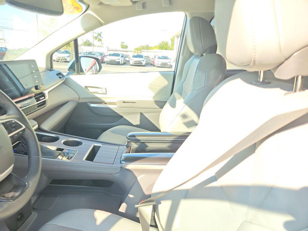 used 2024 Toyota Sienna car, priced at $31,958