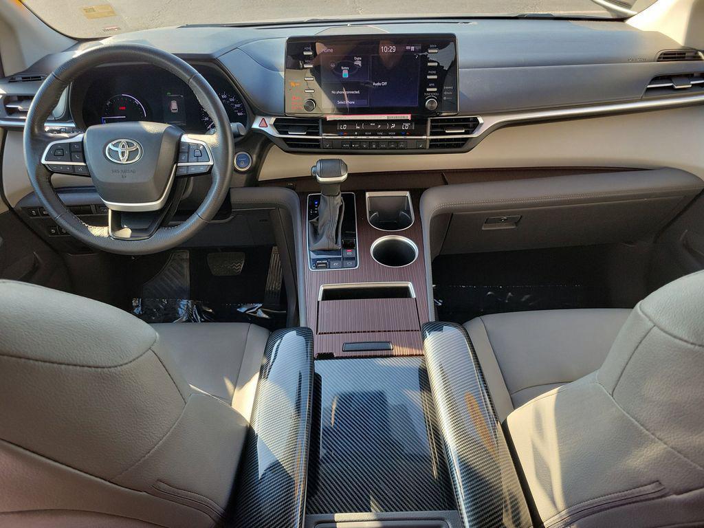 used 2024 Toyota Sienna car, priced at $31,958