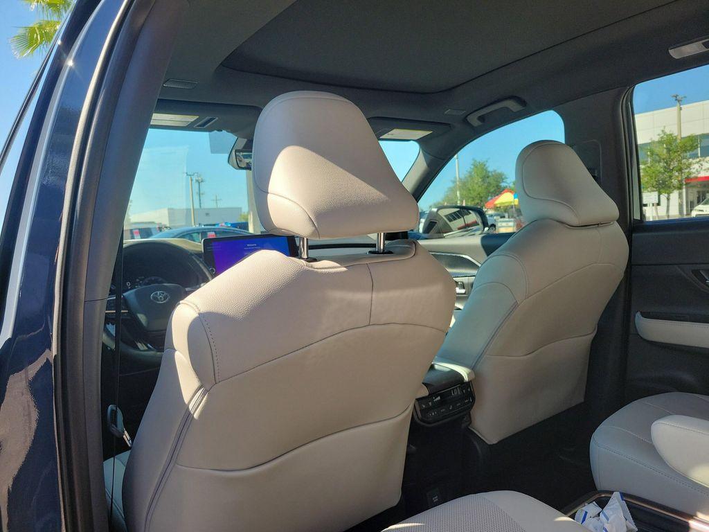 new 2025 Toyota Grand Highlander Hybrid car, priced at $63,143