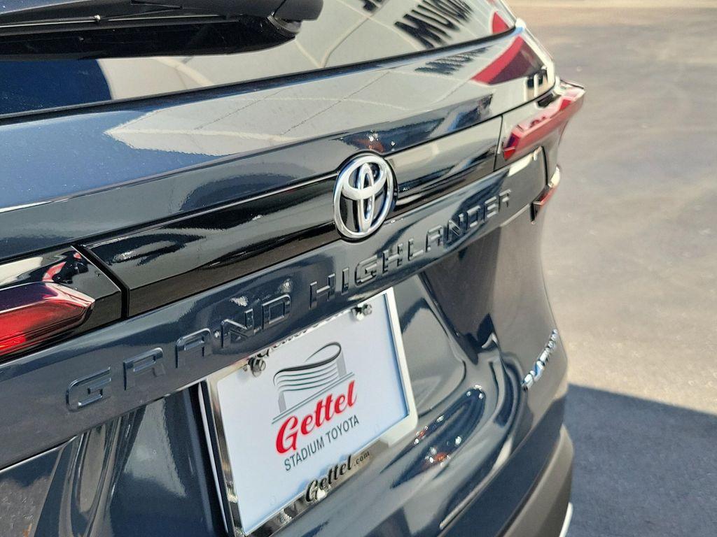 new 2025 Toyota Grand Highlander Hybrid car, priced at $63,143