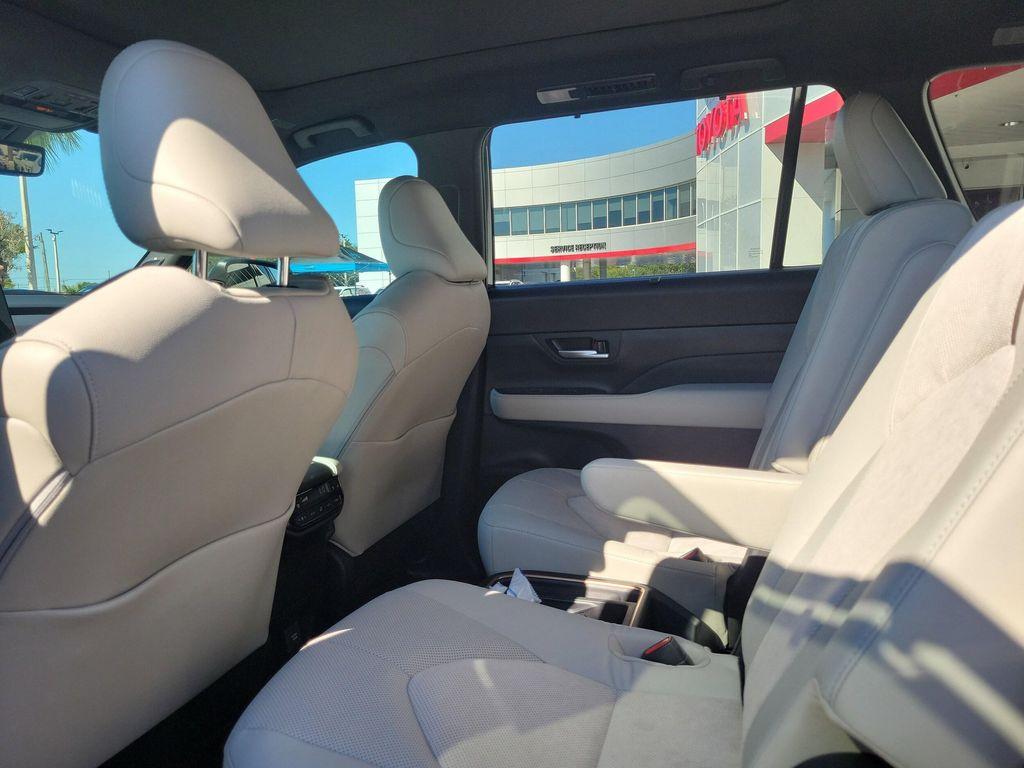 new 2025 Toyota Grand Highlander Hybrid car, priced at $63,143