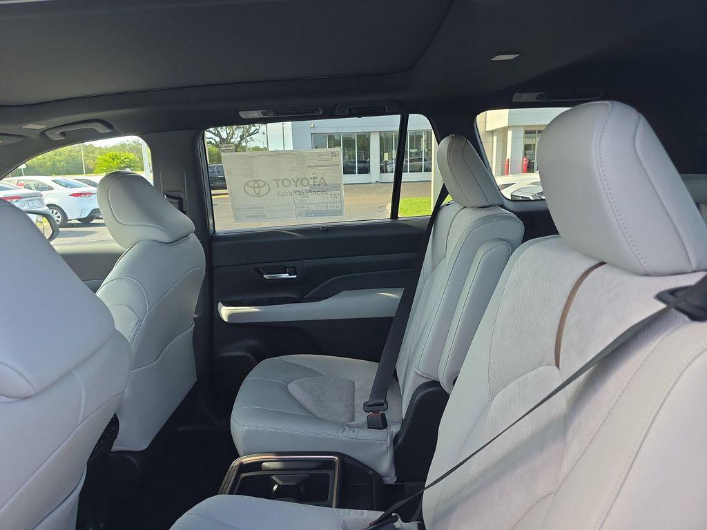 new 2025 Toyota Grand Highlander Hybrid car, priced at $63,992