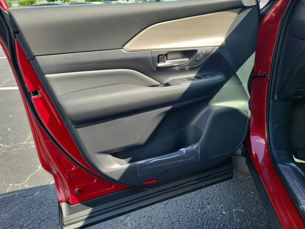 new 2025 Toyota Grand Highlander car, priced at $59,347