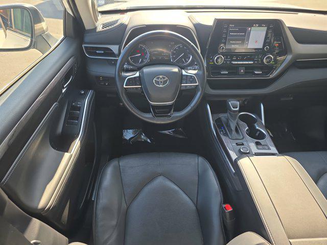 used 2022 Toyota Highlander car, priced at $35,500