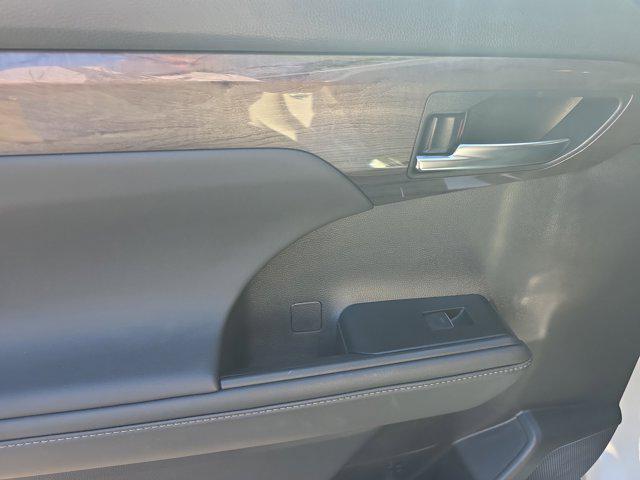used 2022 Toyota Highlander car, priced at $35,500