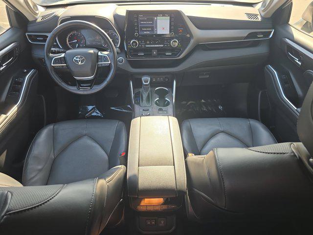 used 2022 Toyota Highlander car, priced at $35,500
