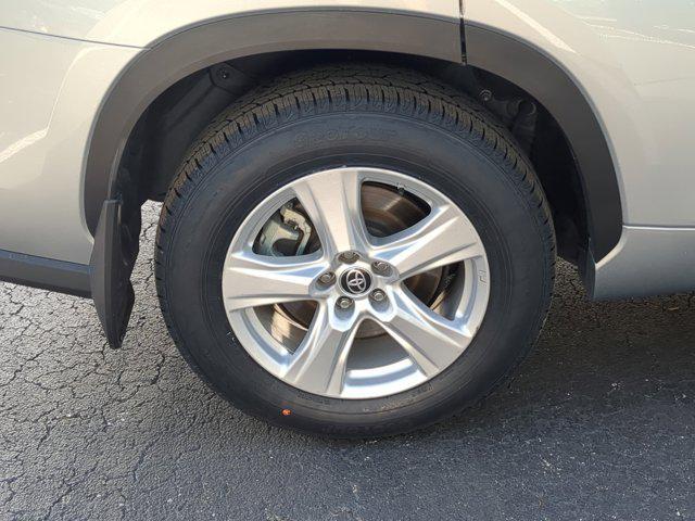 used 2023 Toyota Highlander car, priced at $33,015