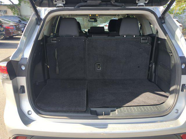 used 2023 Toyota Highlander car, priced at $33,015