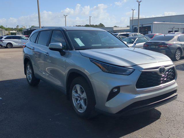 used 2023 Toyota Highlander car, priced at $33,015