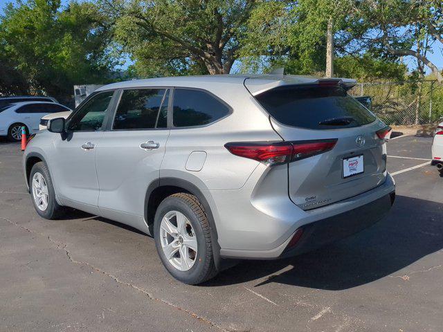used 2023 Toyota Highlander car, priced at $33,015
