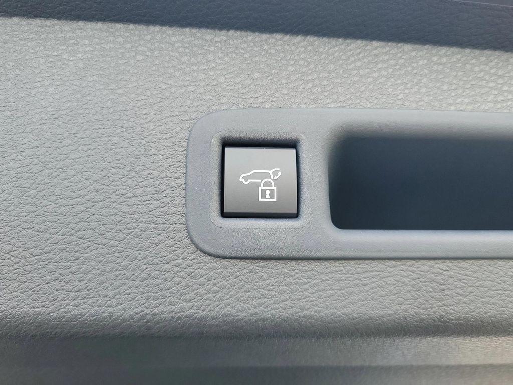 new 2025 Toyota Sienna car, priced at $59,284