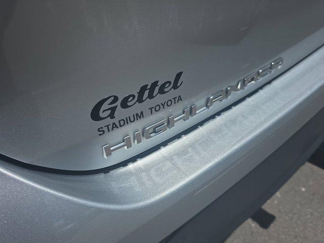 used 2023 Toyota Highlander car, priced at $38,018
