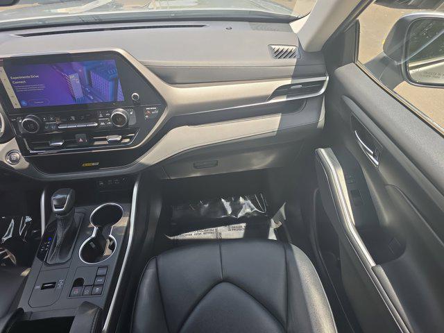 used 2023 Toyota Highlander car, priced at $38,018