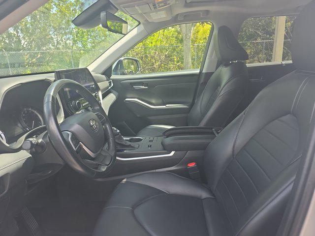used 2023 Toyota Highlander car, priced at $38,018
