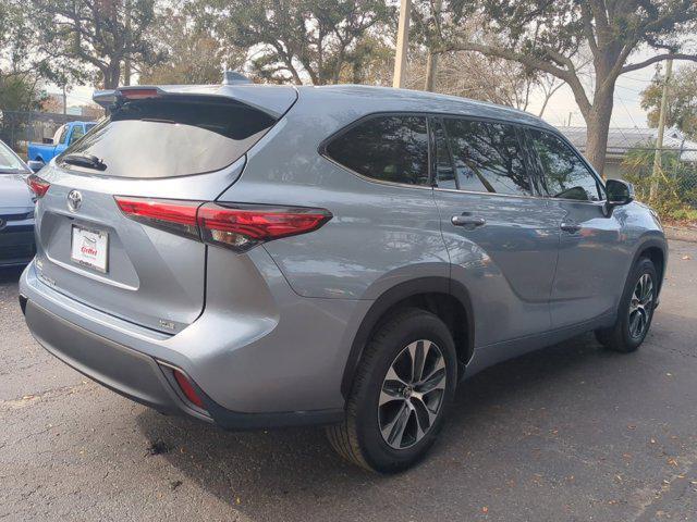 used 2021 Toyota Highlander car, priced at $27,136