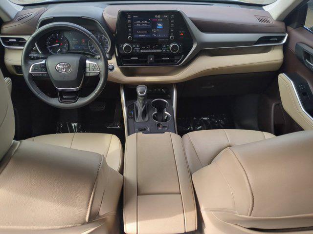 used 2021 Toyota Highlander car, priced at $27,136