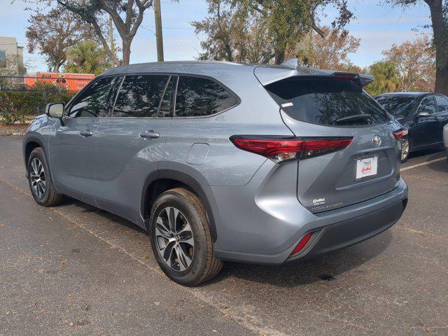 used 2021 Toyota Highlander car, priced at $27,136