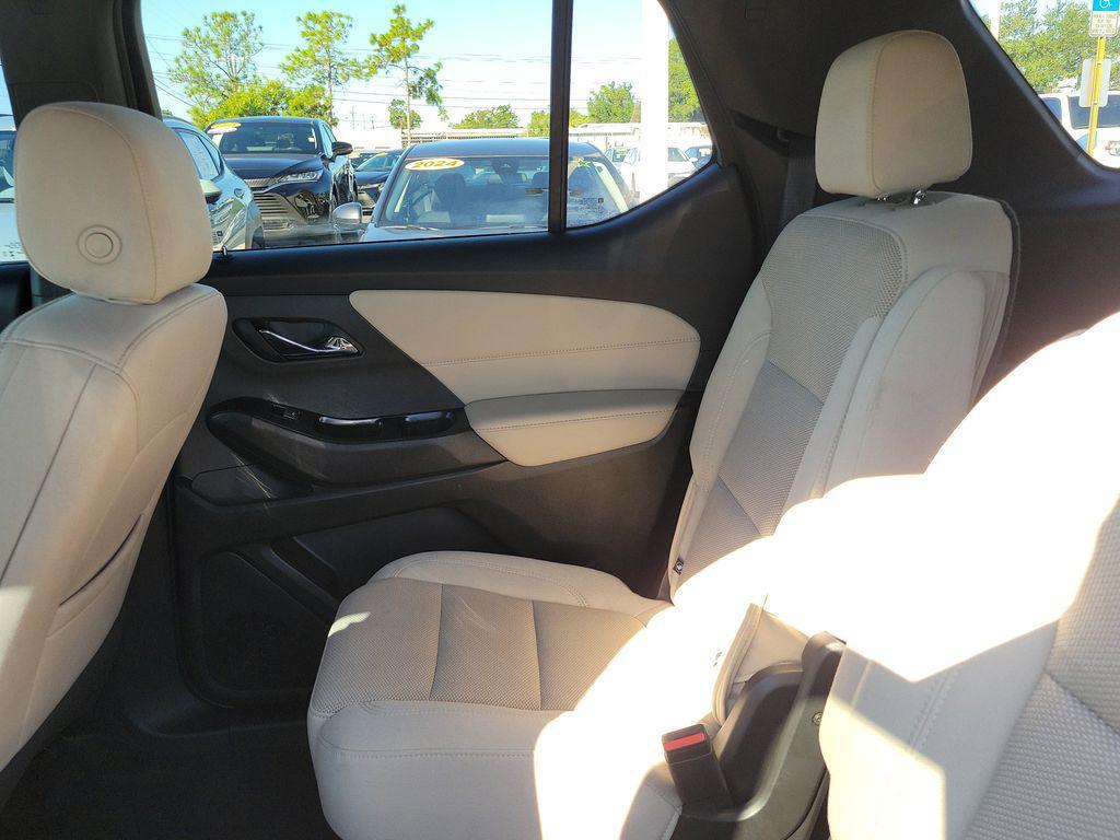 used 2023 Chevrolet Traverse car, priced at $28,702