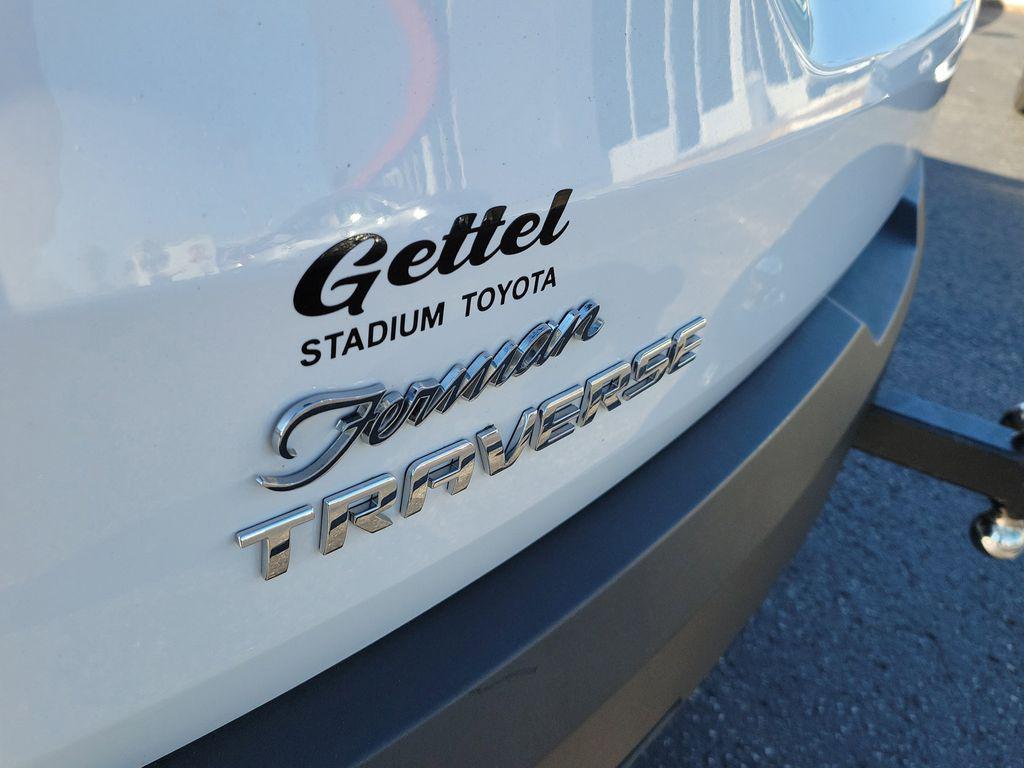 used 2023 Chevrolet Traverse car, priced at $28,702