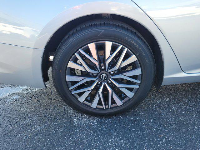 used 2023 Nissan Altima car, priced at $22,084