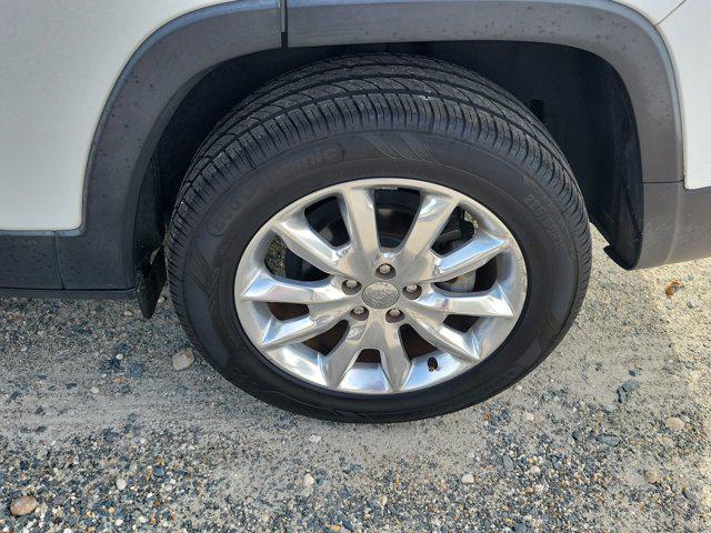 used 2016 Jeep Cherokee car, priced at $9,823