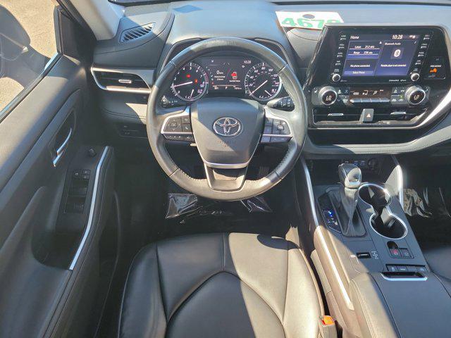 used 2022 Toyota Highlander car, priced at $28,900