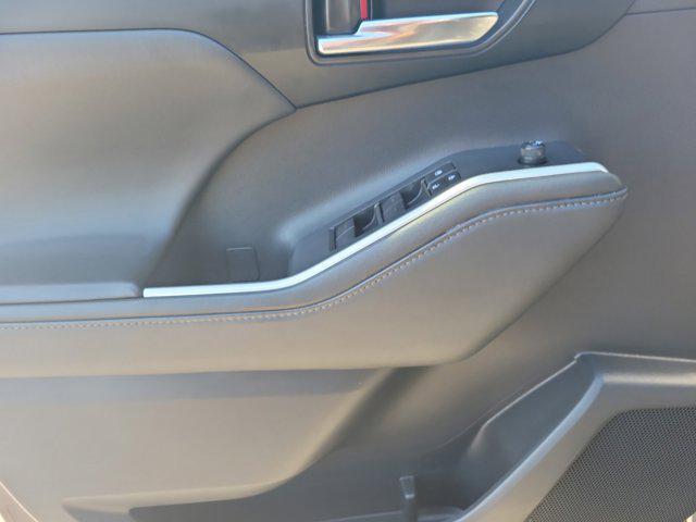 used 2022 Toyota Highlander car, priced at $28,900