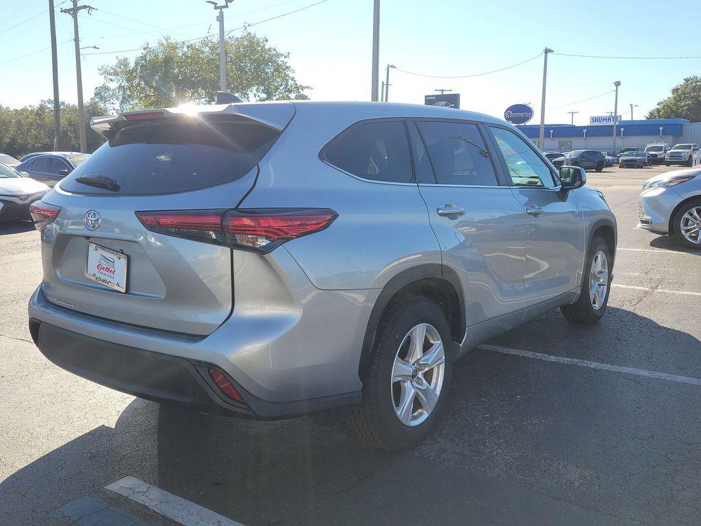 used 2023 Toyota Highlander car, priced at $28,352