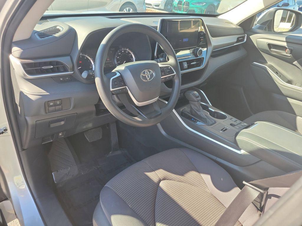 used 2023 Toyota Highlander car, priced at $28,352