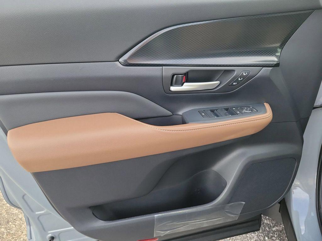 new 2026 Toyota Grand Highlander Hybrid car, priced at $64,571