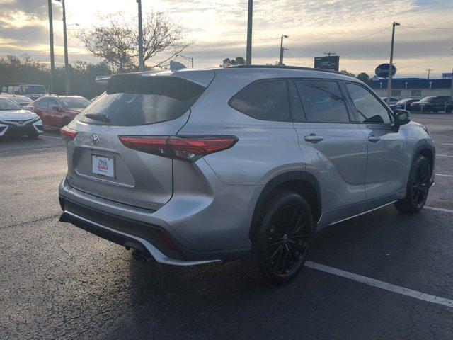 used 2023 Toyota Highlander car, priced at $38,098