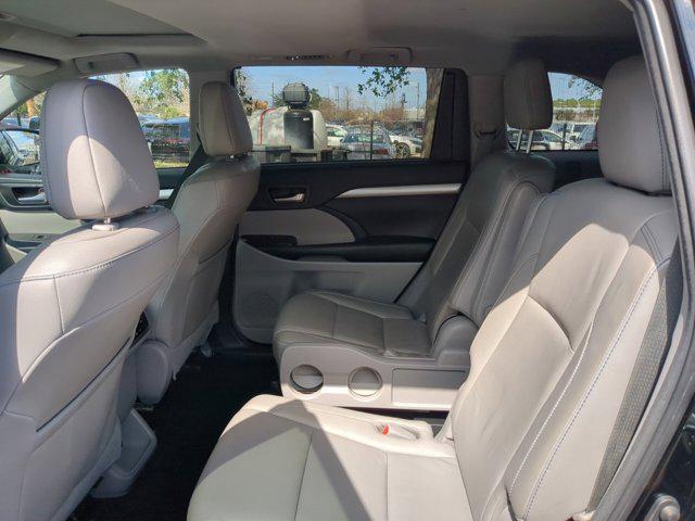 used 2018 Toyota Highlander car, priced at $25,308