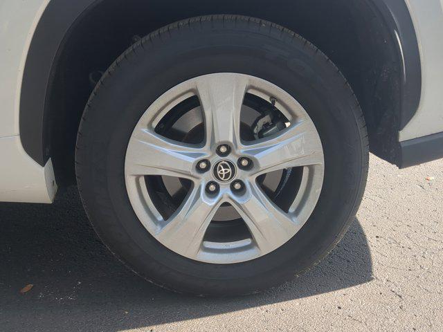 used 2022 Toyota Highlander car, priced at $31,000