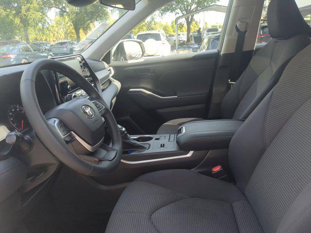 used 2022 Toyota Highlander car, priced at $31,000
