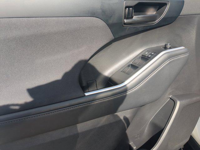 used 2022 Toyota Highlander car, priced at $31,000