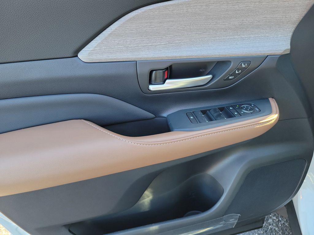 new 2026 Toyota Grand Highlander car, priced at $61,177
