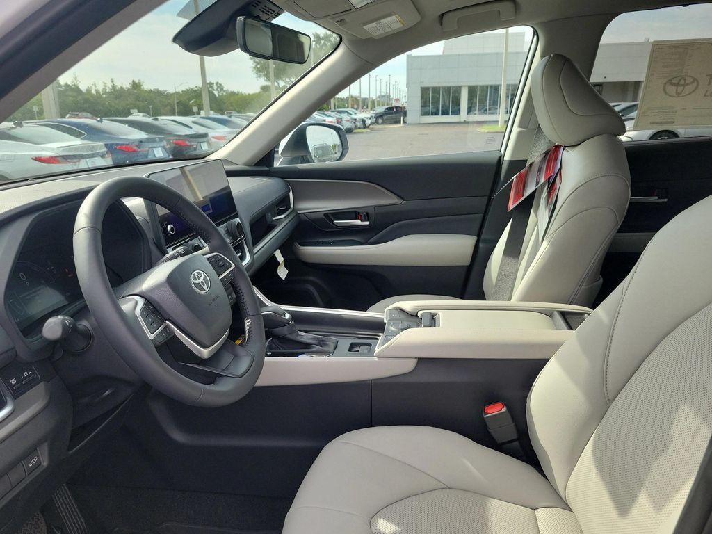 new 2025 Toyota Grand Highlander Hybrid car, priced at $55,270