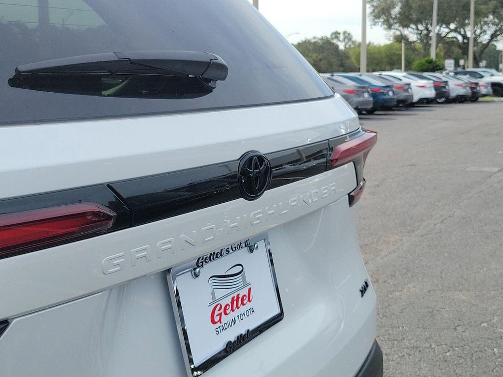 new 2025 Toyota Grand Highlander Hybrid car, priced at $55,270