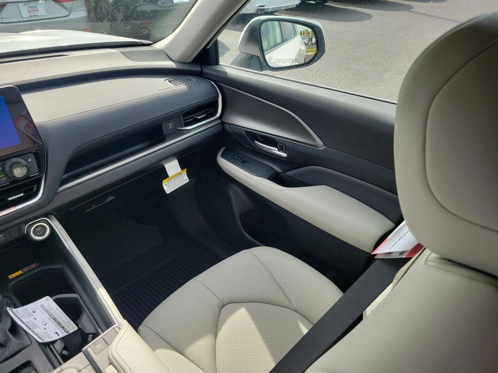 new 2025 Toyota Grand Highlander Hybrid car, priced at $55,270