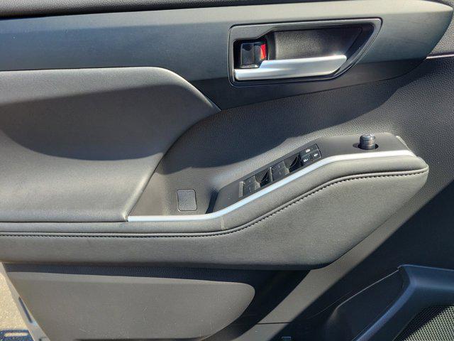 used 2023 Toyota Highlander car, priced at $33,000