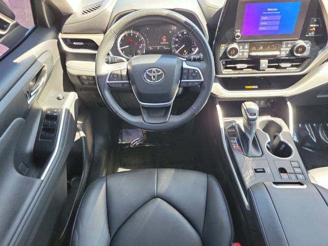 used 2023 Toyota Highlander car, priced at $33,000